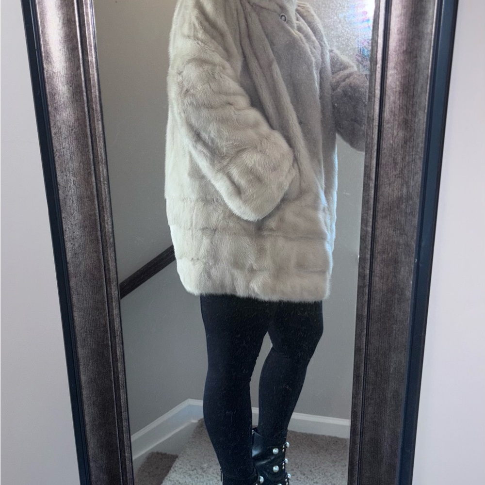 Iconic Light Beige 100% Mink Coat: Timeless Elegance